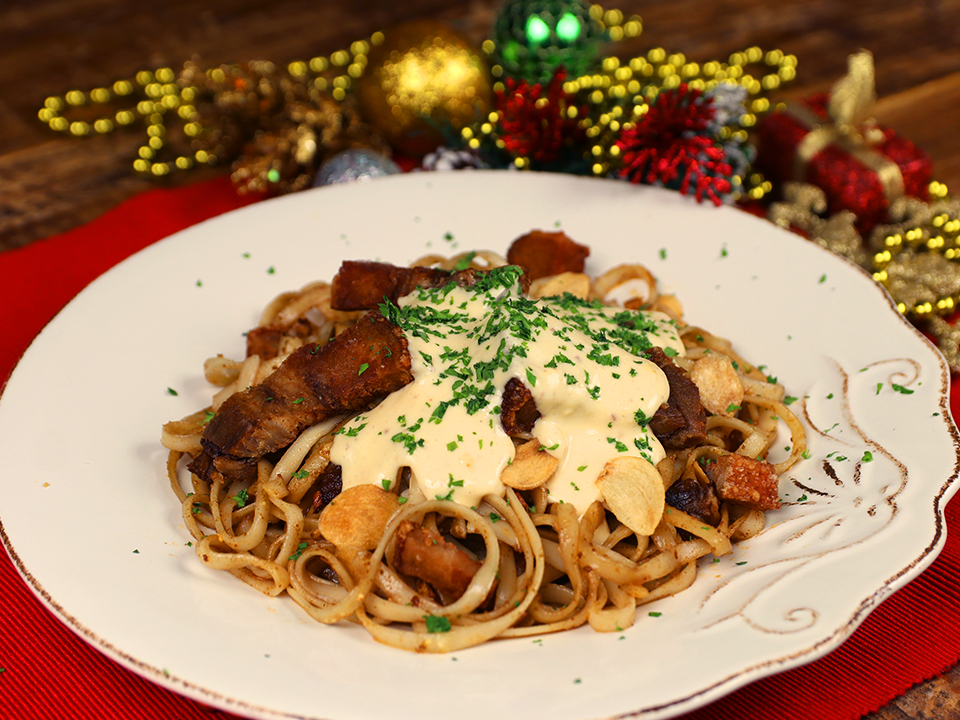 Lechon Kawali & Queso De Bola Pasta