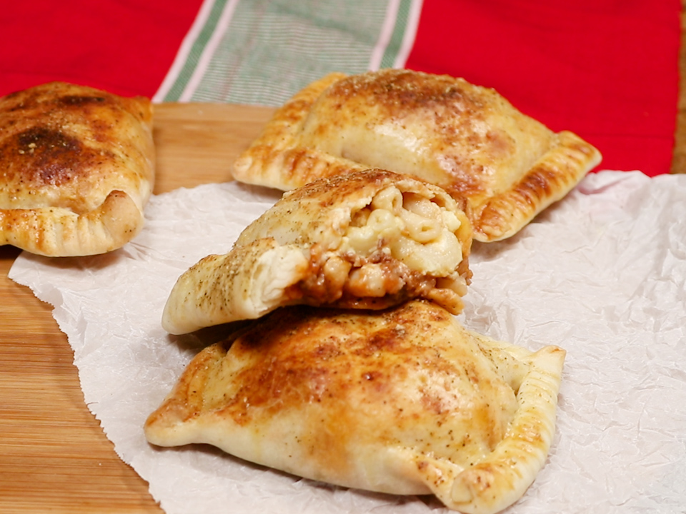 Mac & Cheese Empanada