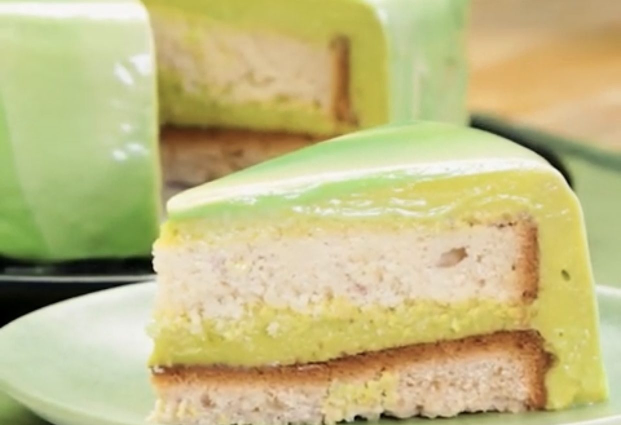 Buco Pandan Glaze Cake