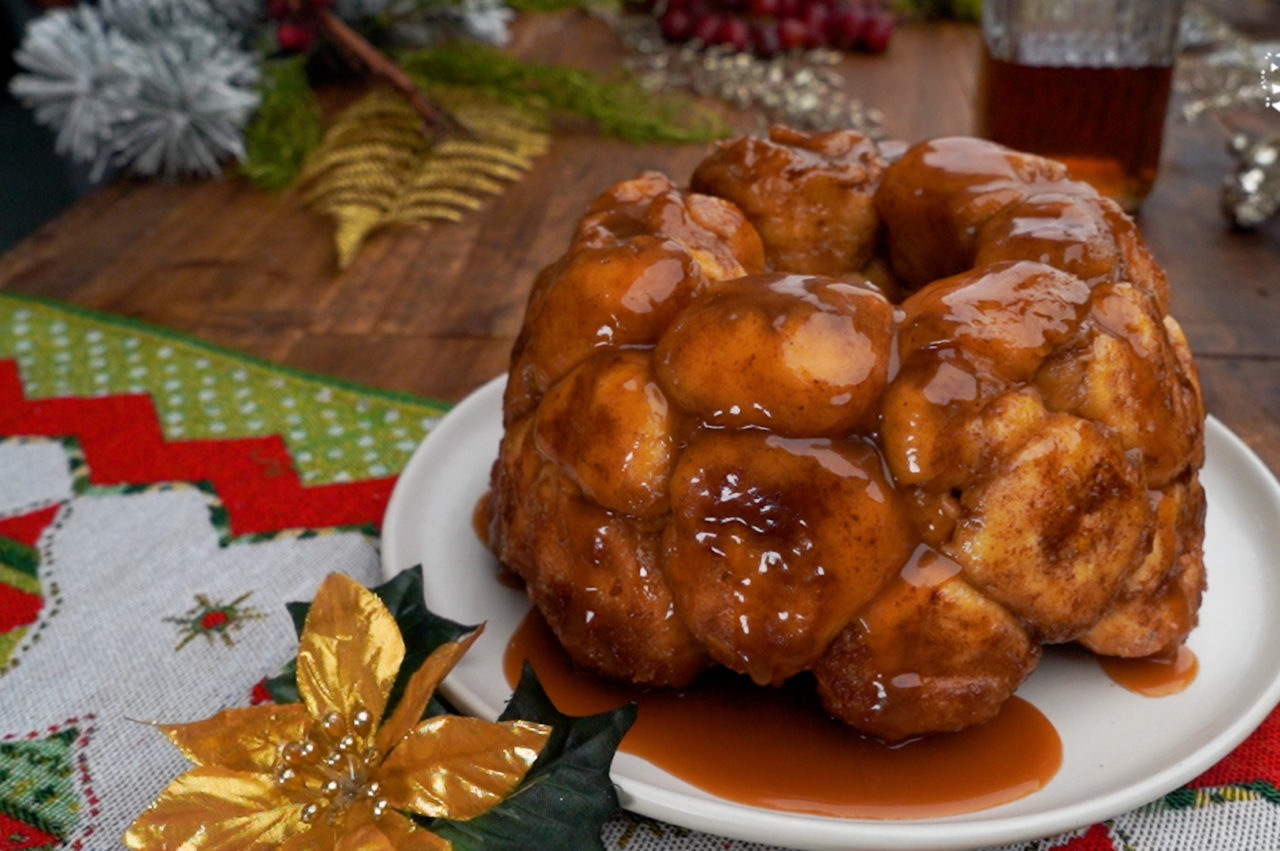 Cinnamon Caramel Monkey Bread