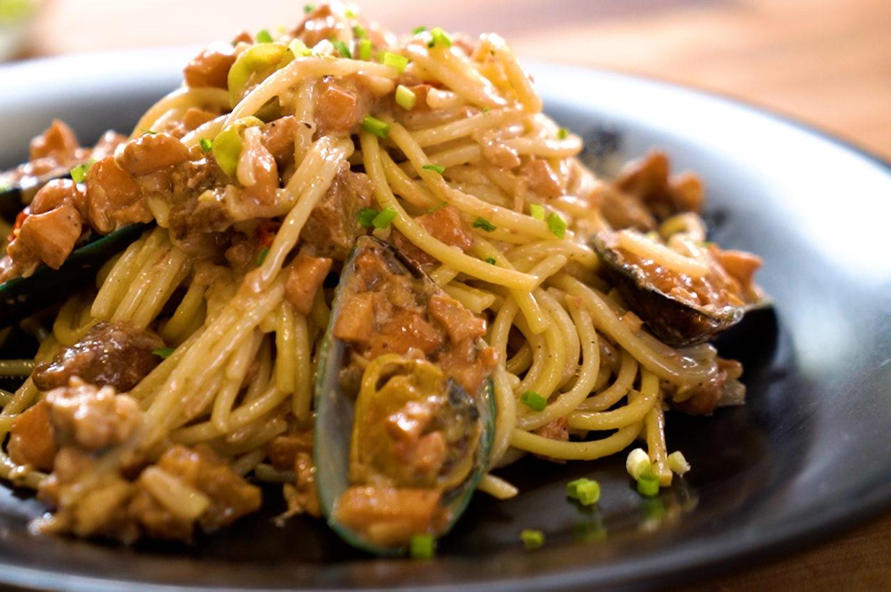 Sinantolan Tahong Pasta