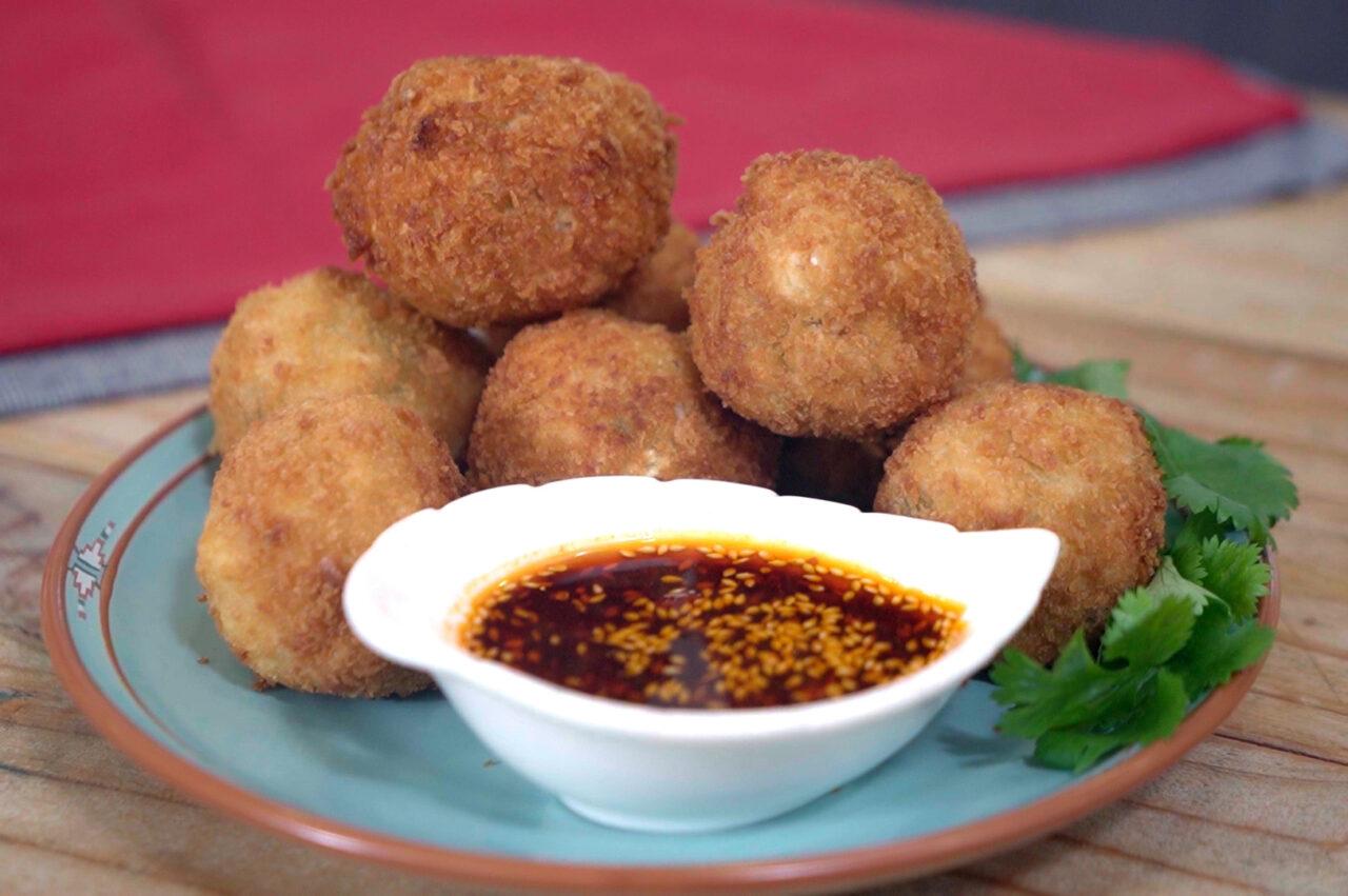 Crab Balls with Chili Sauce