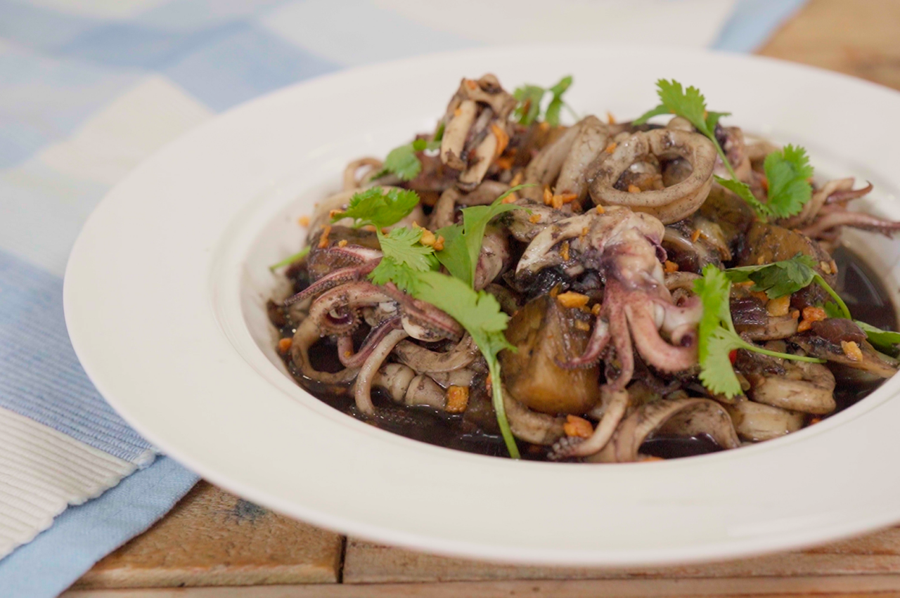 Adobong Pusit sa Piña