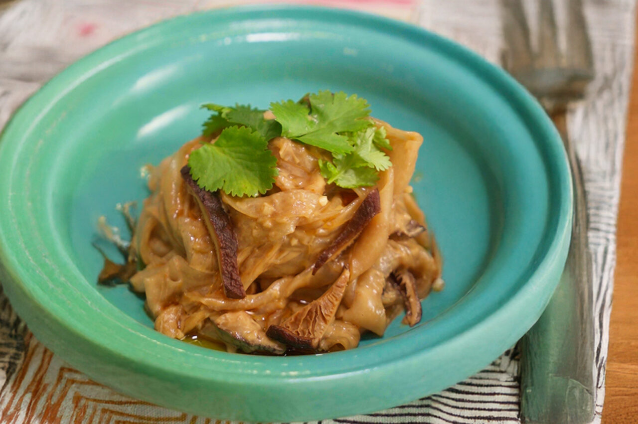 Mushroom Peanut Noodles