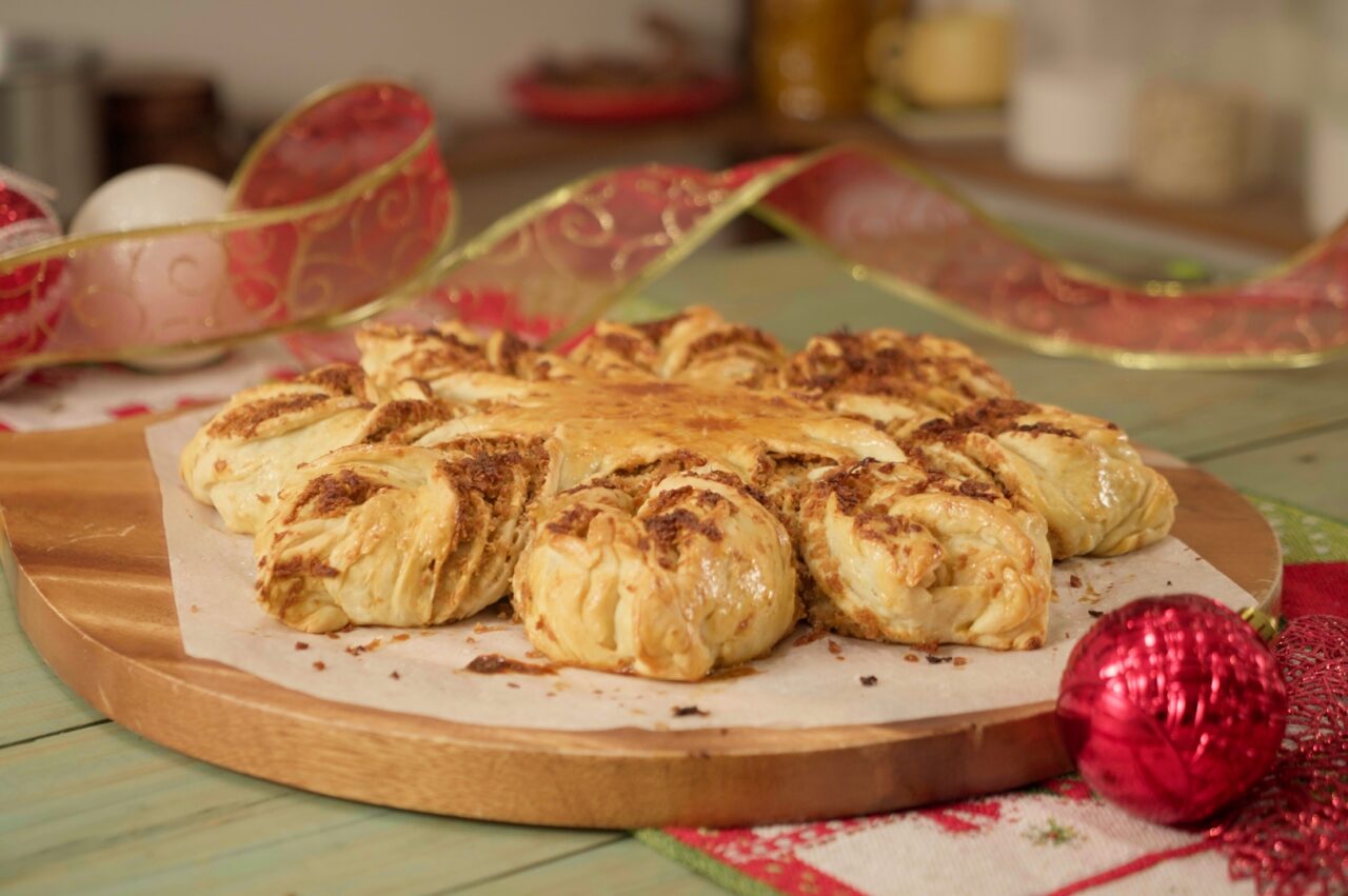 Pan de Coco Star Bread