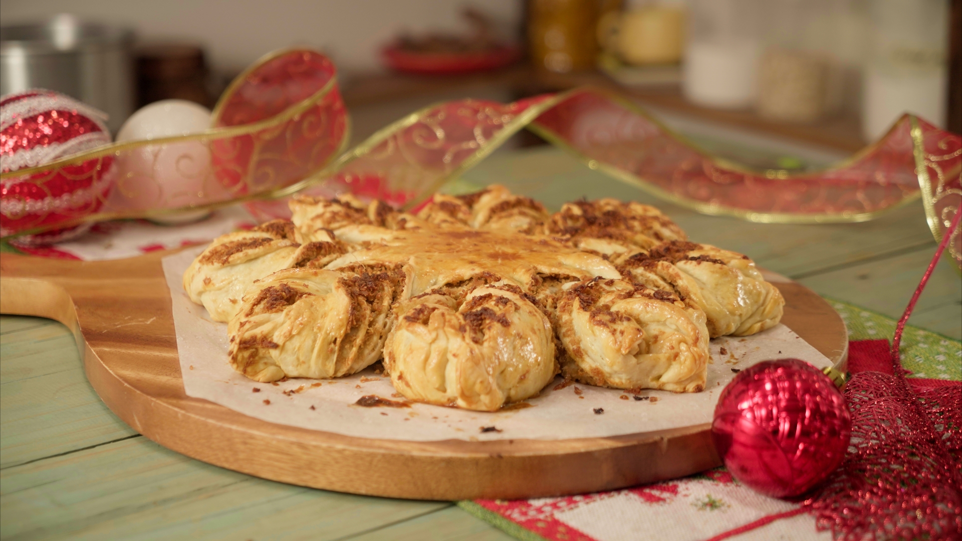 Pan de Coco Star Bread