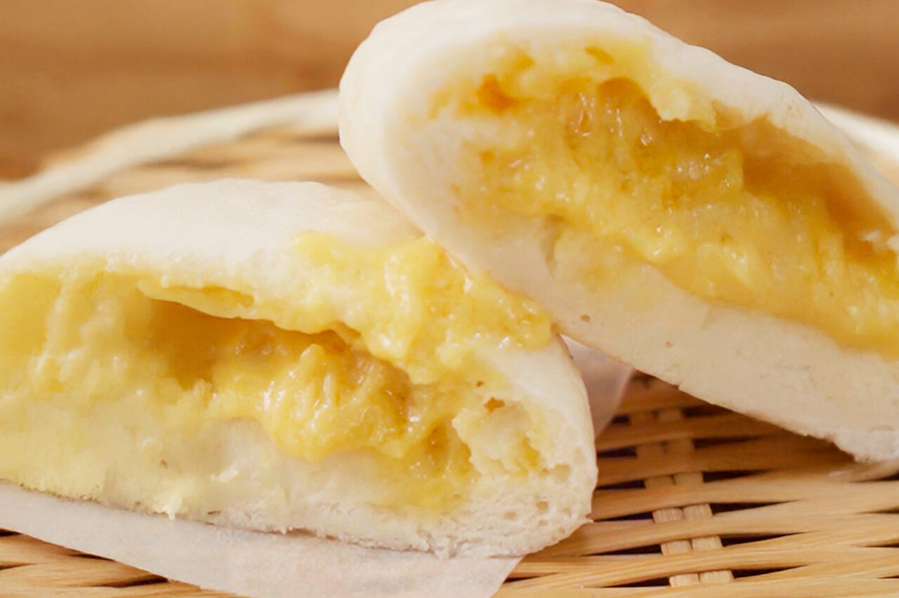 Salted Egg Yolk Lava Buns