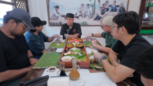 Boodle bonding in Don Juan Boodle House from our Batangas Road Trip